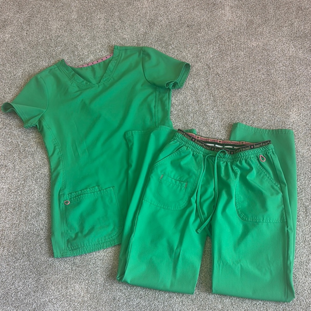 HeartSoul Break On Through Women’s Scrub Pants and V-Neck Top Set